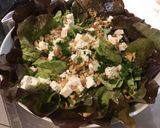 Une image de l'étape 7 de Salade feuille de chêne aux noix, feta et persil frais (avec sauce fruitée).