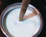 A picture of step 1 of Rose Lassi.