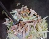 Foto langkah ke 4 dari resep Sayur Labu Siam Daun Ginseng Ayam.