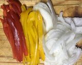 Foto del paso 1 de la receta: Pollo con papas rústicas