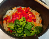 Foto del paso 2 de la receta: Potaje de garbanzos con chipirones y gambas