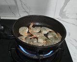 Foto langkah ke 1 dari resep Udang dan Paprika Saus Tiram.