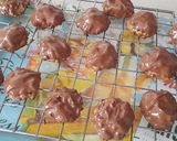 Foto del paso 5 de la receta: Bocaditos de pipas de girasol con chocolate