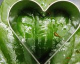 A picture of step 3 of Valentine special paan.
