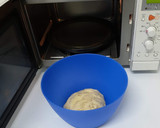 Foto del paso 2 de la receta: Pan en Horno microondas (5 ingredientes)