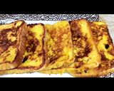 A picture of step 2 of French toast (cake slice).