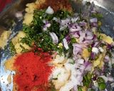 गोलगप्पा चाट(golgappe chaat recipe in hindi) रेसिपी चरण 2 फोटो