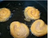 A picture of step 4 of Paneer Jalebi.