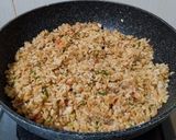 Foto langkah ke 4 dari resep Nasi Goreng Minimalis.