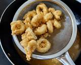 Foto langkah ke 5 dari resep Cumi goreng tepung.