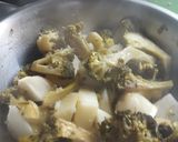 Foto del paso 3 de la receta: Papas y bróccoli gratinados al horno