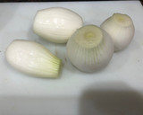 Foto del paso 3 de la receta: Paletilla de cordero al horno con cabeza de ajos y patata al horno