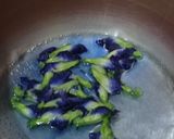 Foto langkah ke 2 dari resep Bubur Sumsum Bunga Telang.