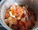 A picture of step 2 of Tofu matar gravy.