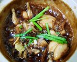 A picture of step 1 of Singapore Frog Porridge for Kids.
