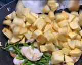 Foto del paso 6 de la receta: Salteado de sepia, trigueros y setas