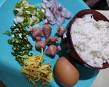 รูปขั้นตอนการทำที่ 1 ของ ข้าวผัดแหนม ง่ายๆ (คล้ายกินยำแหนม)