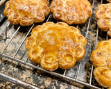 Foto del paso 8 de la receta: Pastelitos con manteca, vino Dulce y cabello de ángel “sin gluten”