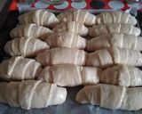 Házi croissant recept fázis 4 fotója