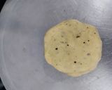 A picture of step 4 of Farali Thalipeeth.