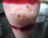 A picture of step 4 of Strawberry falooda.