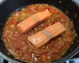 Une image de l'étape 10 de Pavés de saumon aux tomates, oignon de roscoff et jus citronné.