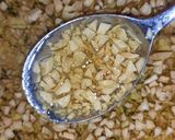 Foto langkah ke 4 dari resep Baceman Bawang Putih dan Minyak Bawang Putih.