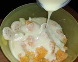 A picture of step 2 of Creamy Fruits Salad.