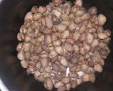Foto langkah ke 1 dari resep Sop kerang dara.
