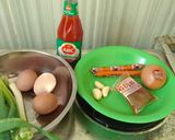 Foto langkah ke 1 dari resep Martabak telur saos Fuyunghai.