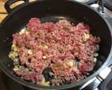 Une image de l'étape 8 de Pommes de terre au bœuf, ail fumé, shiitakes et bouillon de chevreau.