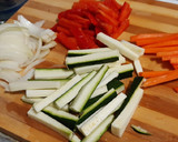 Foto del paso 1 de la receta: Bacaladitos fritos con hortalizas