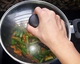 A picture of step 10 of Punjabi style bhindi masala.