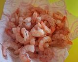 Foto del passaggio 4 della ricetta Gamberi Saltati con Aglio e Prezzemolo 🦐☘️