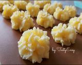 Foto langkah ke 4 dari resep Kue Kering Semprit | Semprit Sagu Keju Istimewa Hanya 4 Bahan | Semprit Keju | Kue Kering Sagu Keju.