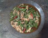 Foto langkah ke 4 dari resep Buncis Tumis Telor Saus Pedas.