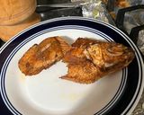 Foto del paso 2 de la receta: Pescado frito con salsa de coco🐟🥥