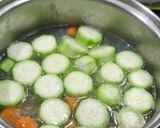 Foto langkah ke 4 dari resep Sup Oyong Wortel Bakso.