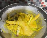 Foto langkah ke 2 dari resep Ayam Goreng Ungkep Bumbu Kuning Santan.