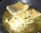 Foto del paso 3 de la receta: Lomo de merluza con salsa de vermut blanco (Sin sal)