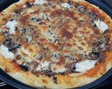 Foto langkah ke 8 dari resep Pizza smoked beef mozarella cheese.