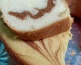 Foto langkah ke 7 dari resep Bolu Marmer Putih Telur.