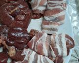Csirkemáj sütve simán és baconben recept fázis 3 fotója