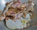 Foto langkah ke 2 dari resep Easy Indian Chicken Curry Ketogenic.