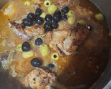 Foto del paso 8 de la receta: Pollo y conejo con olivas