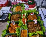 Foto langkah ke 12 dari resep Tumpeng Nasi Merah Putih Lengkap.