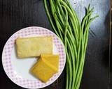 Chinese stir-fry fish cakes dry beancurd with long beans 魚片豆乾炒長豆 recipe step 1 photo