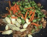 รูปขั้นตอนการทำที่ 2 ของ “พริกแกงอกไก่ถั่วพู”