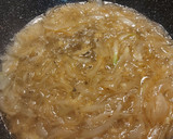 Foto del paso 2 de la receta: Salchichas con cebolla
