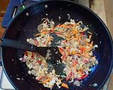 Foto langkah ke 5 dari resep Bihun Goreng Seafood.
